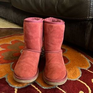 UGG Womens 8 Berry Classic Suede Boots